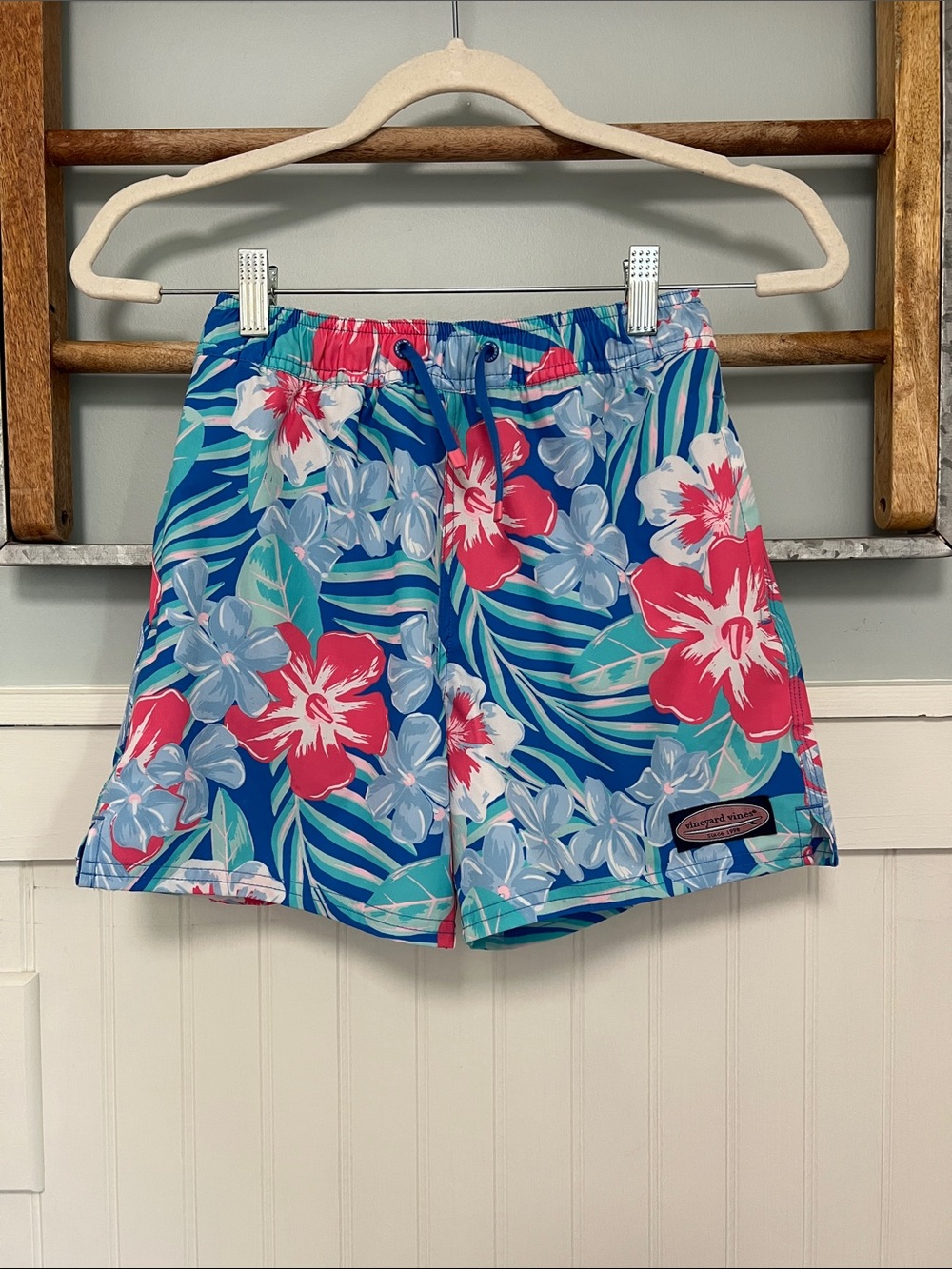 Boys Vineyard Vines swim trunks size small